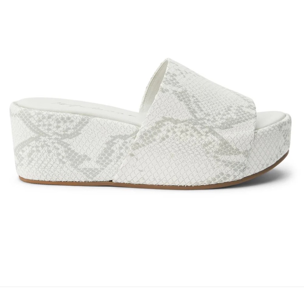 NEW in box. Snakeskin leather sandals Matisse. White and grey. Fabulous!